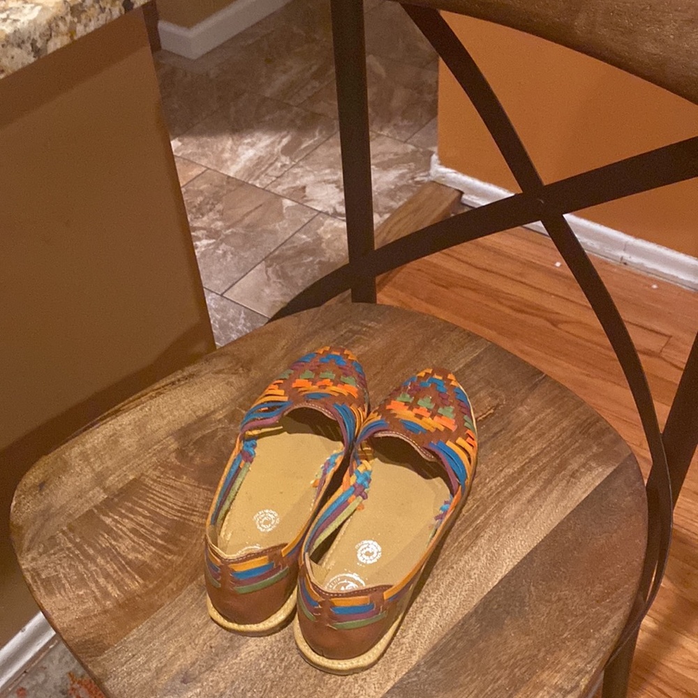 Women’s leather huaraches multicolored new made in Mexico fits an 8 - Picture 3 of 8